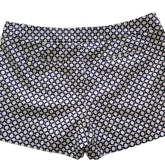Banana Republic Hampton Fit NWOT Navy Blue & White Polka Dot Shorts, Size 12 - Picture 8 of 15